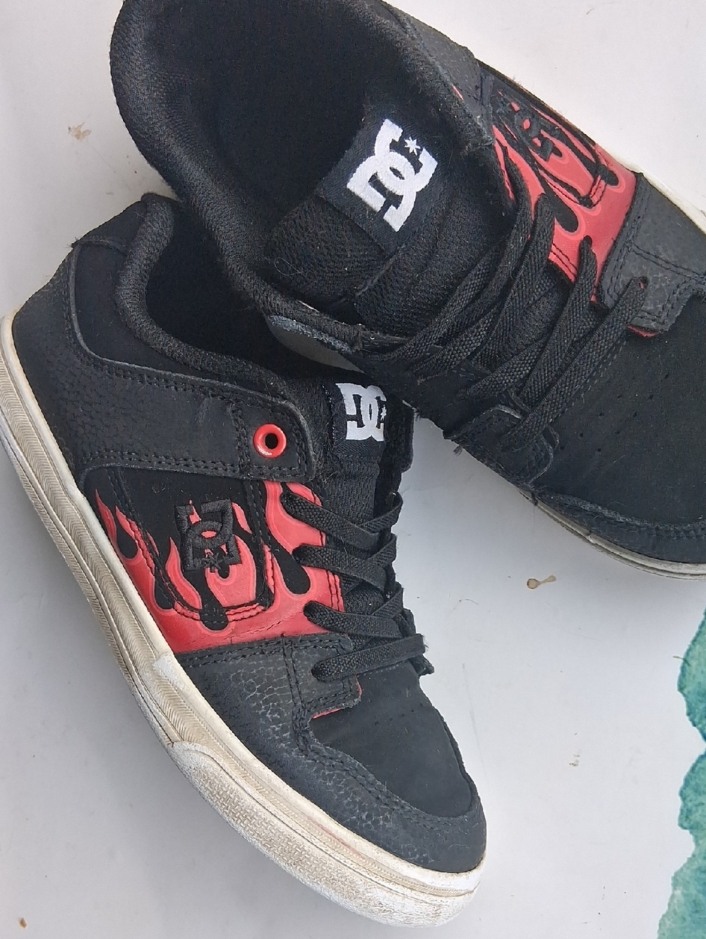 Black  With Red Flames DC Shoes